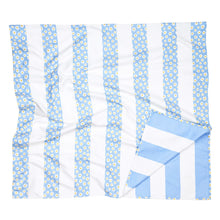 Load image into Gallery viewer, Quick Dry Beach Towel- Daisy Days
