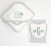Load image into Gallery viewer, Seersucker Bib and Burp Set